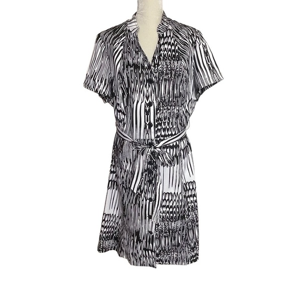 Lane Bryant Women’s Belted Button Front Printed Dress Plus Size 22 Collared - Picture 2 of 8